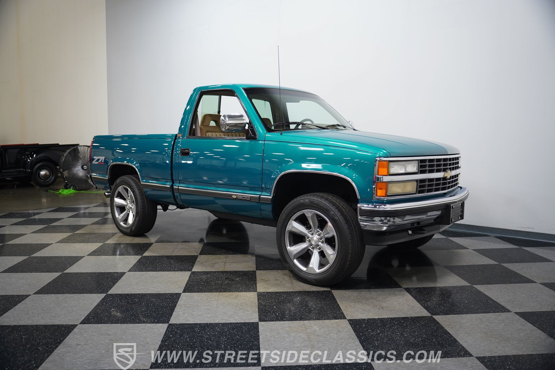 Used 1993 Chevrolet Silverado 1500 4x4 Regular Cab image 16