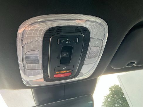 Used 2025 Hyundai Elantra Limited image 31