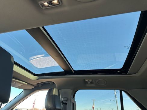 Used 2022 Ford Explorer XLT w/ Equipment Group 202A image 22