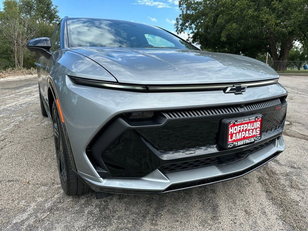 New 2025 Chevrolet Equinox EV RS w/ Convenience Package II FWD image 19