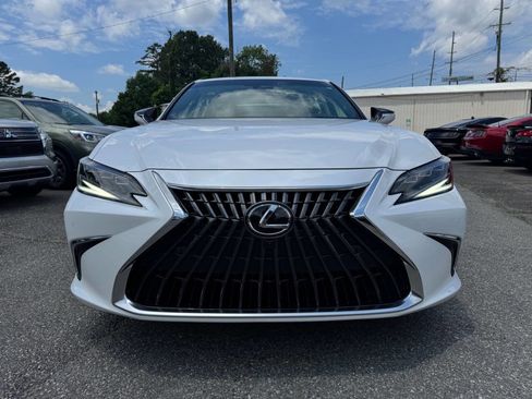 Used 2024 Lexus ES 300h Ultra Luxury w/ Accessory Package (Z2) FWD image 3