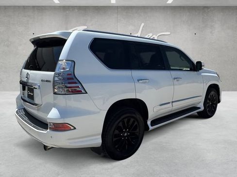 Used 2017 Lexus GX 460 Luxury w/ Preferred Accessory Package AWD/4WD image 16