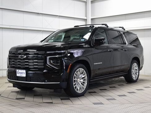 New 2026 Chevrolet Suburban High Country image 3