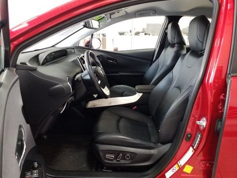 Used 2016 Toyota Prius Four Touring FWD image 11