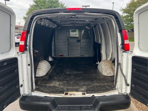 Used 2022 Chevrolet Express 2500 w/ Driver Convenience Package RWD image 19