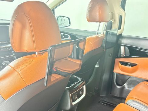Used 2024 Kia Carnival SX Prestige FWD image 15