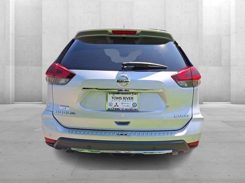 Used 2019 Nissan Rogue SV w/ Premium Package AWD/4WD image 5