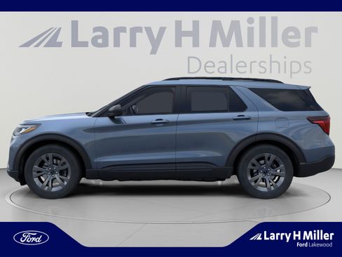 New 2026 Ford Explorer Active w/ Active Comfort Package AWD/4WD image 3