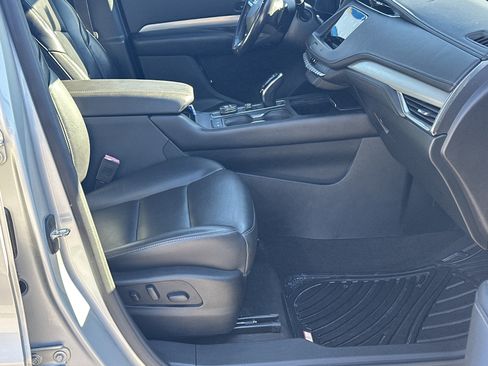 Used 2020 Cadillac XT4 Premium Luxury image 13