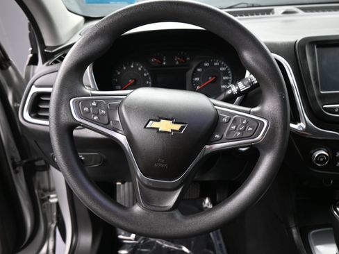 Used 2018 Chevrolet Equinox LT FWD image 14