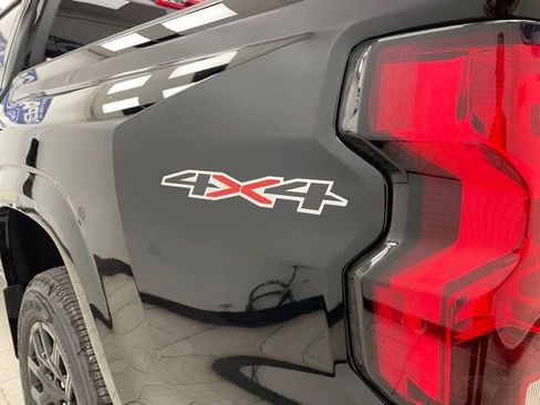 New 2026 Chevrolet Colorado W/T AWD/4WD image 19