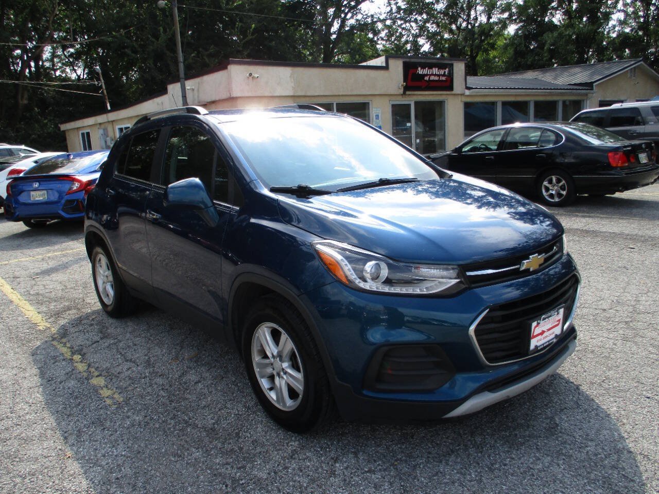 Used 2020 Chevrolet Trax LT w/ LT Convenience Package FWD image 3