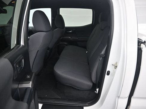 Used 2019 Toyota Tacoma TRD Sport RWD image 18