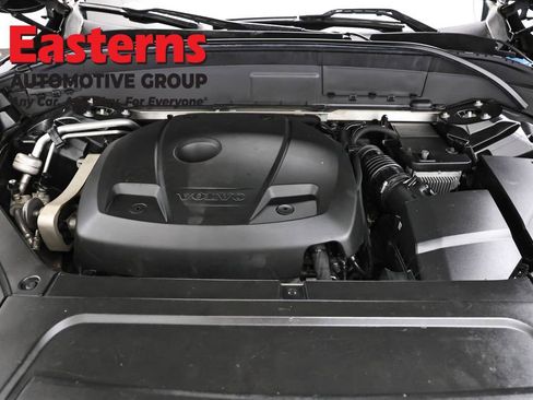 Used 2016 Volvo XC90 T6 Momentum w/ Momentum Plus Package AWD/4WD image 7