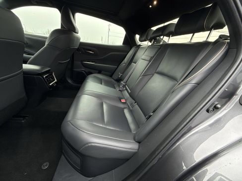 Used 2024 Toyota Crown Limited image 23