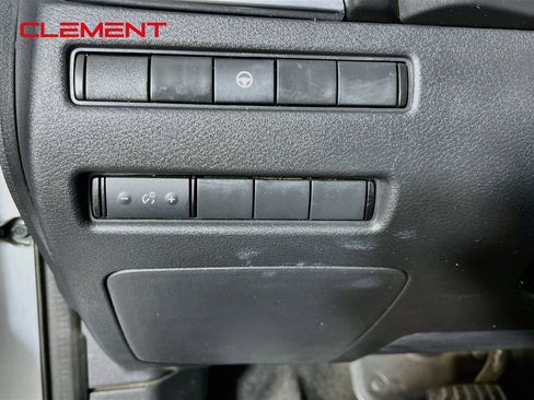 Used 2021 Nissan Rogue SV FWD image 13