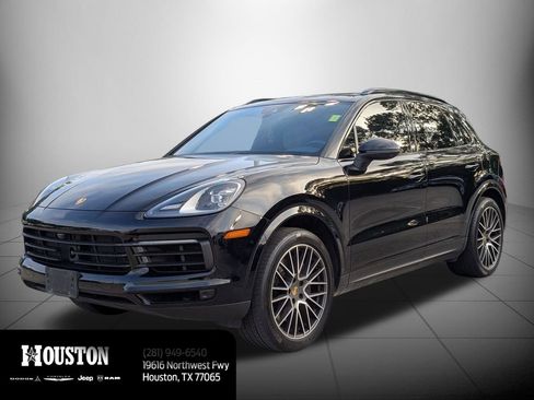 Used 2023 Porsche Cayenne image 8