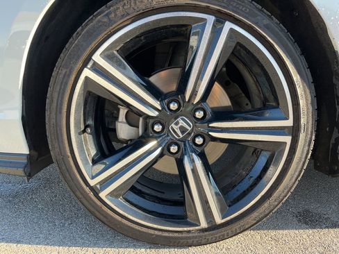 Used 2023 Honda Accord EX image 9