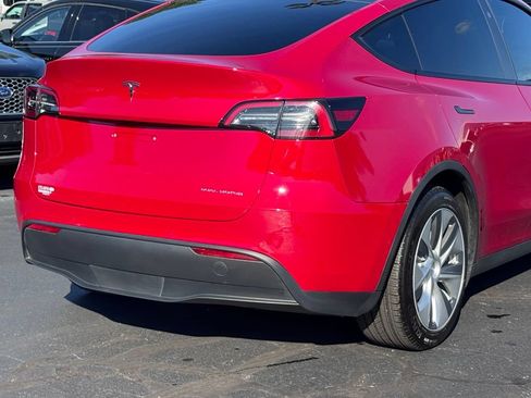 Used 2022 Tesla Model Y Long Range AWD/4WD image 37