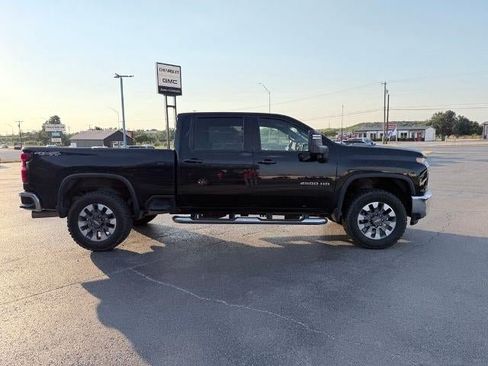 Used 2022 Chevrolet Silverado 2500 LT w/ Convenience Package AWD/4WD image 6
