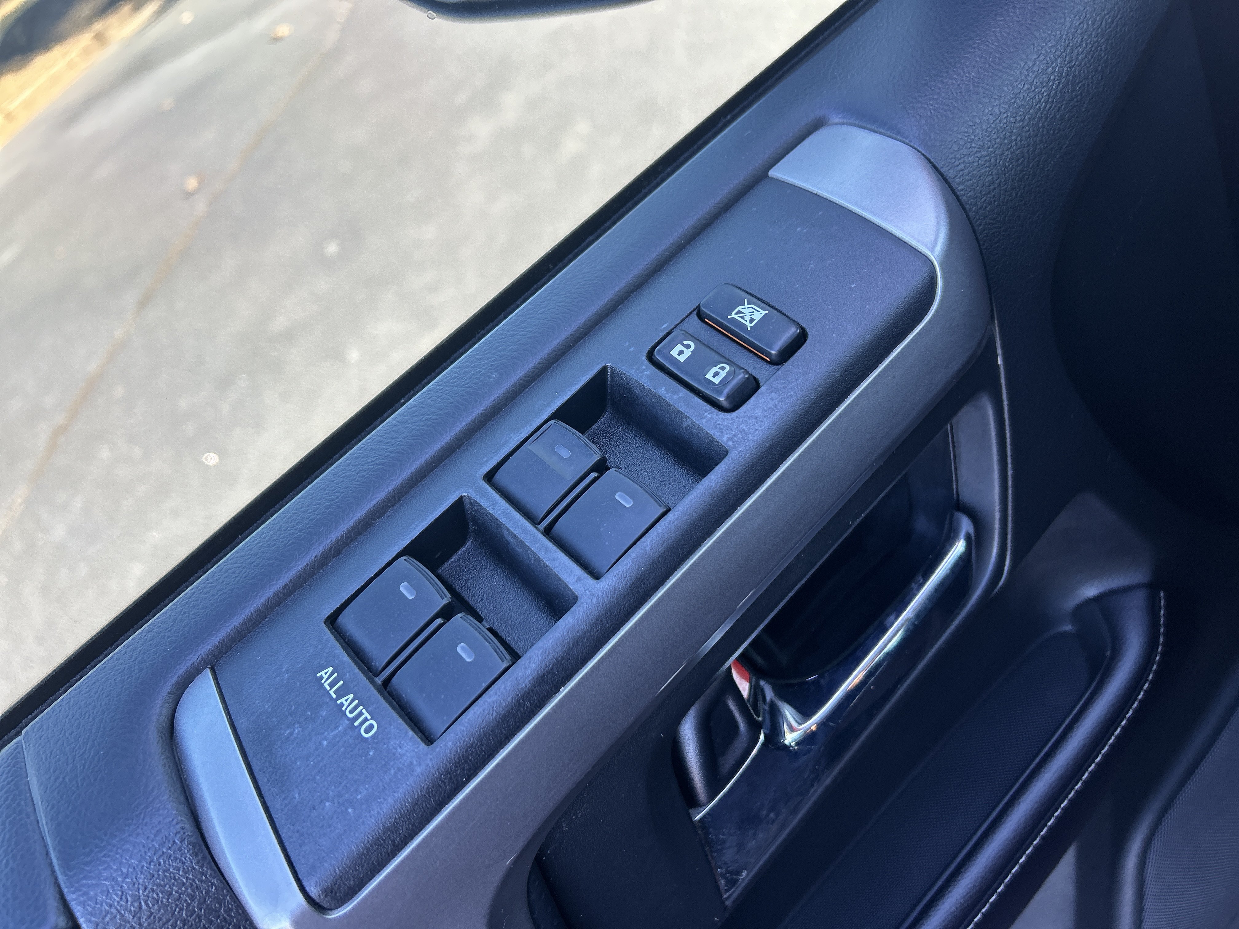 Used 2018 Toyota 4Runner SR5 RWD image 23