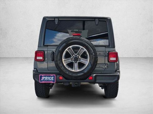 Used 2022 Jeep Wrangler Unlimited Sahara w/ Cold Weather Group AWD/4WD image 6