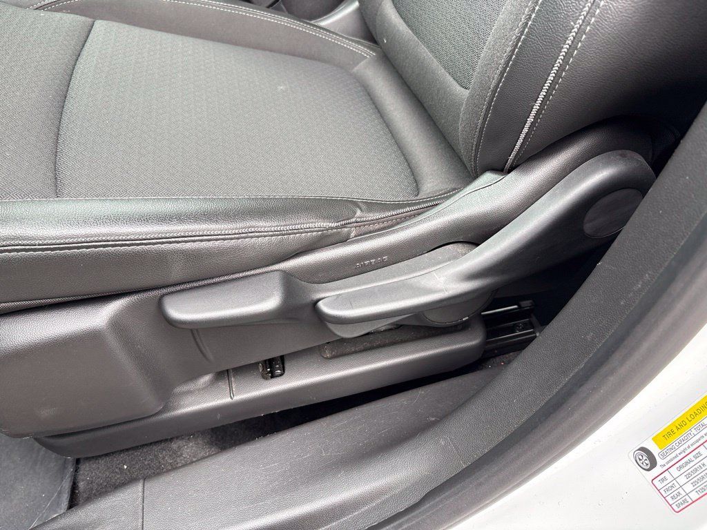 Used 2025 Buick Encore GX Preferred FWD image 16