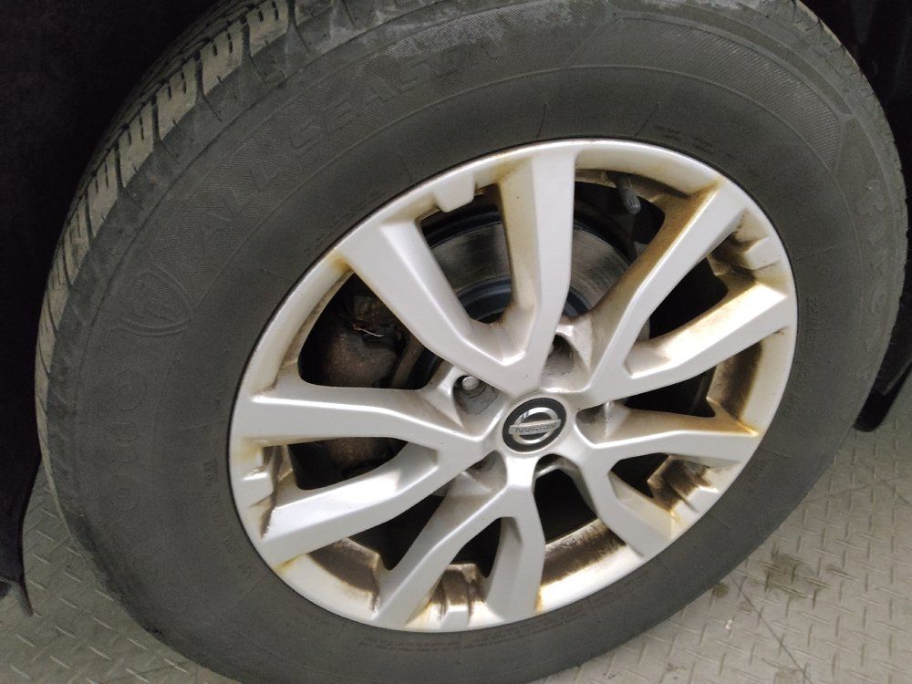 Used 2017 Nissan Rogue SV AWD/4WD image 31