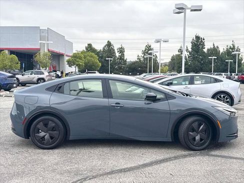 Certified 2023 Toyota Prius Prime FWD image 3