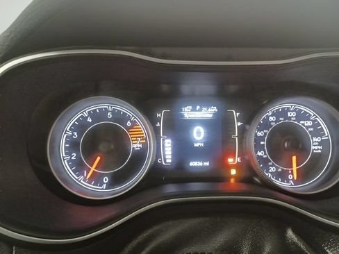 Used 2020 Jeep Cherokee Latitude Plus FWD image 21