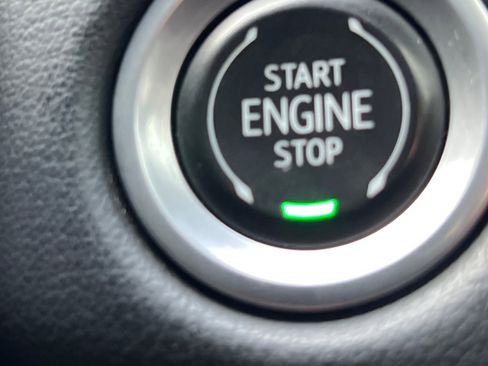 Used 2022 Chevrolet Suburban Z71 image 34