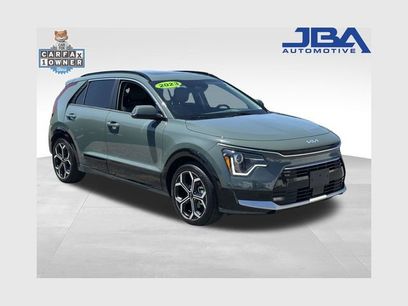 Used 2023 Kia Niro EX Touring