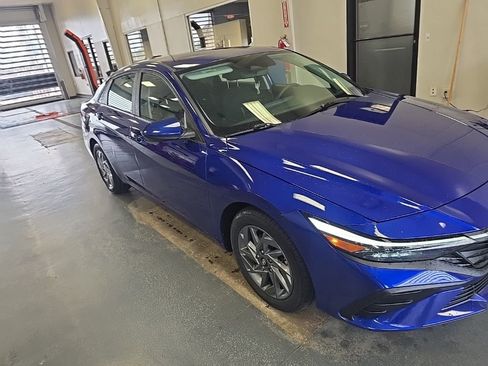 Used 2024 Hyundai Elantra SEL FWD image 1