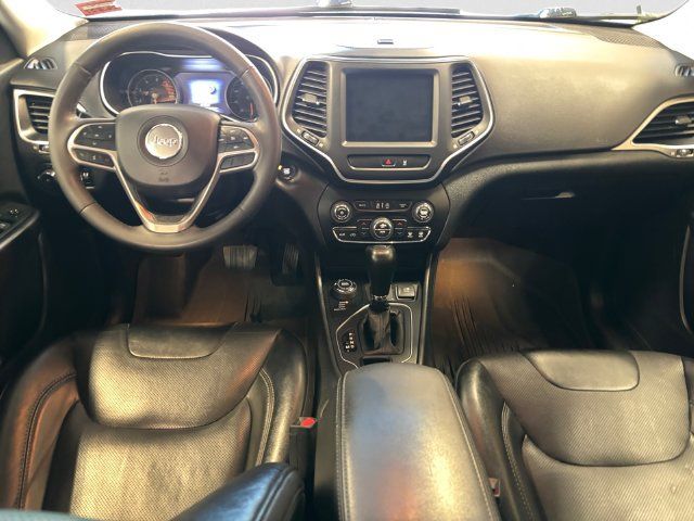 Used 2022 Jeep Cherokee Latitude Lux w/ Mopar Interior Package AWD/4WD image 11