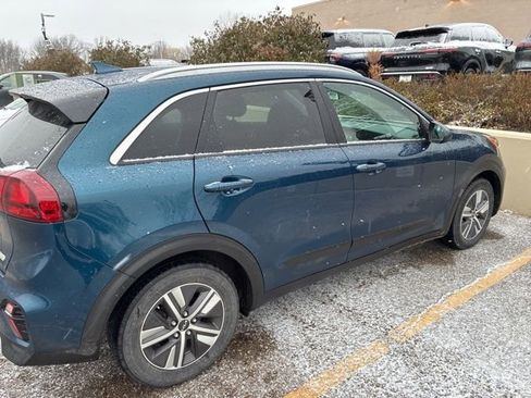 Used 2022 Kia Niro LXS image 4