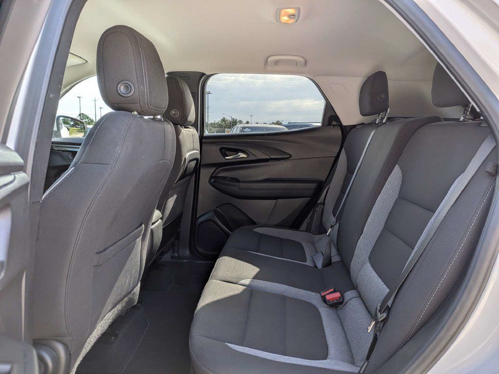 Used 2025 Chevrolet TrailBlazer LT FWD image 10