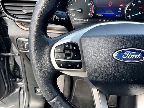 Used 2022 Ford Explorer Limited image 16