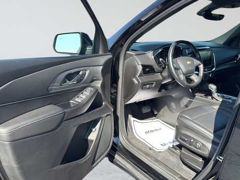 Used 2023 Chevrolet Traverse LT w/ Rear Camera Mirror Package AWD/4WD image 24