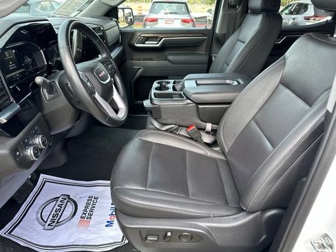 Used 2025 GMC Sierra 1500 SLT AWD/4WD image 24