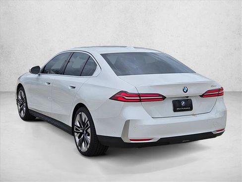 Certified 2026 BMW 530i w/ Premium Package RWD image 7