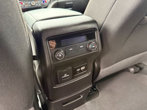 Used 2023 GMC Acadia SLE w/ Driver Convenience Package image 19