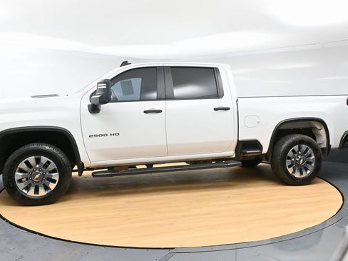 Used 2022 Chevrolet Silverado 2500 Custom w/ Custom Value Package image 6