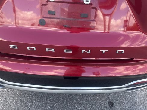 Used 2022 Kia Sorento S image 6