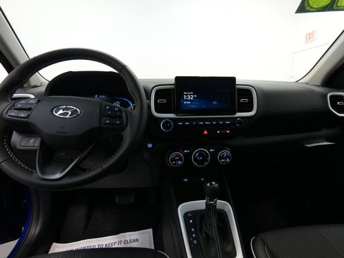 New 2025 Hyundai Venue Limited image 34
