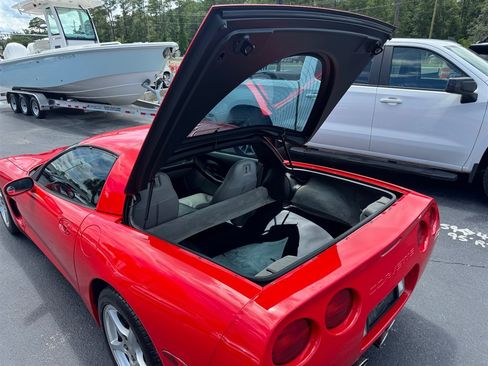 Used 2000 Chevrolet Corvette Coupe w/ Roof Pkg RWD image 15
