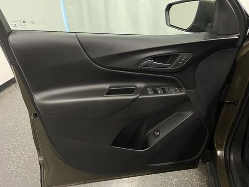 Used 2023 Chevrolet Equinox LT image 9