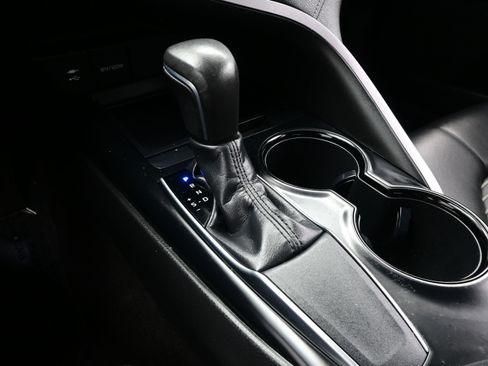 Used 2019 Toyota Camry SE image 22
