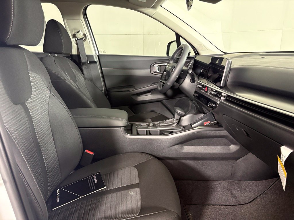 New 2026 Kia Sorento LX FWD image 14