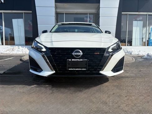 Used 2025 Nissan Altima 2.5 SR image 8