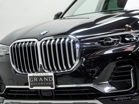 Used 2022 BMW X7 xDrive40i w/ Premium Package image 2